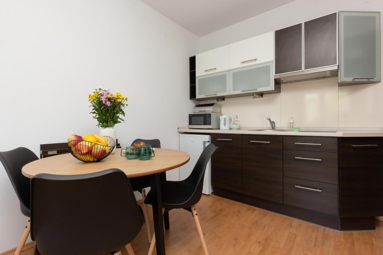 Cozy Apartment With Balcony Warszawa By Noclegi Renters Exteriér fotografie