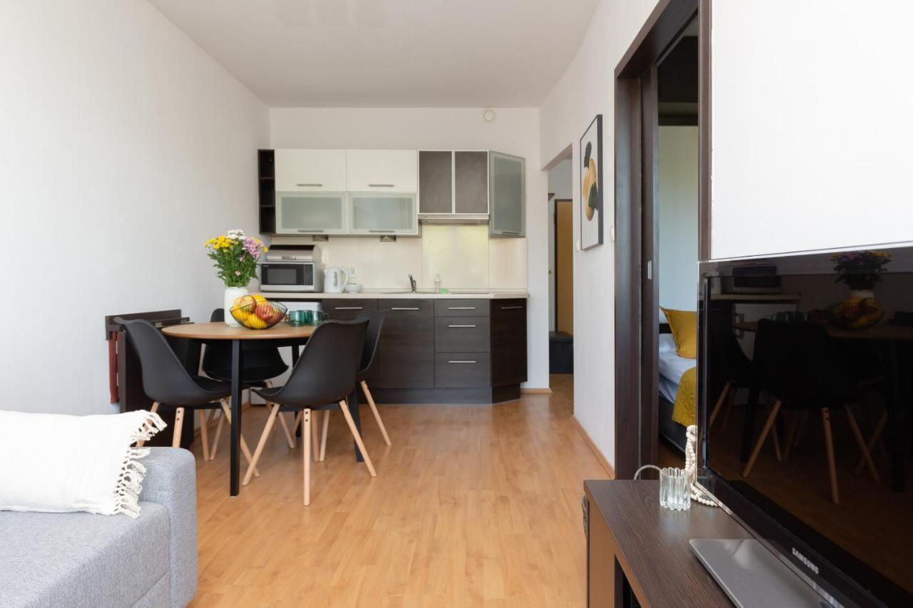 Cozy Apartment With Balcony Warszawa By Noclegi Renters Exteriér fotografie