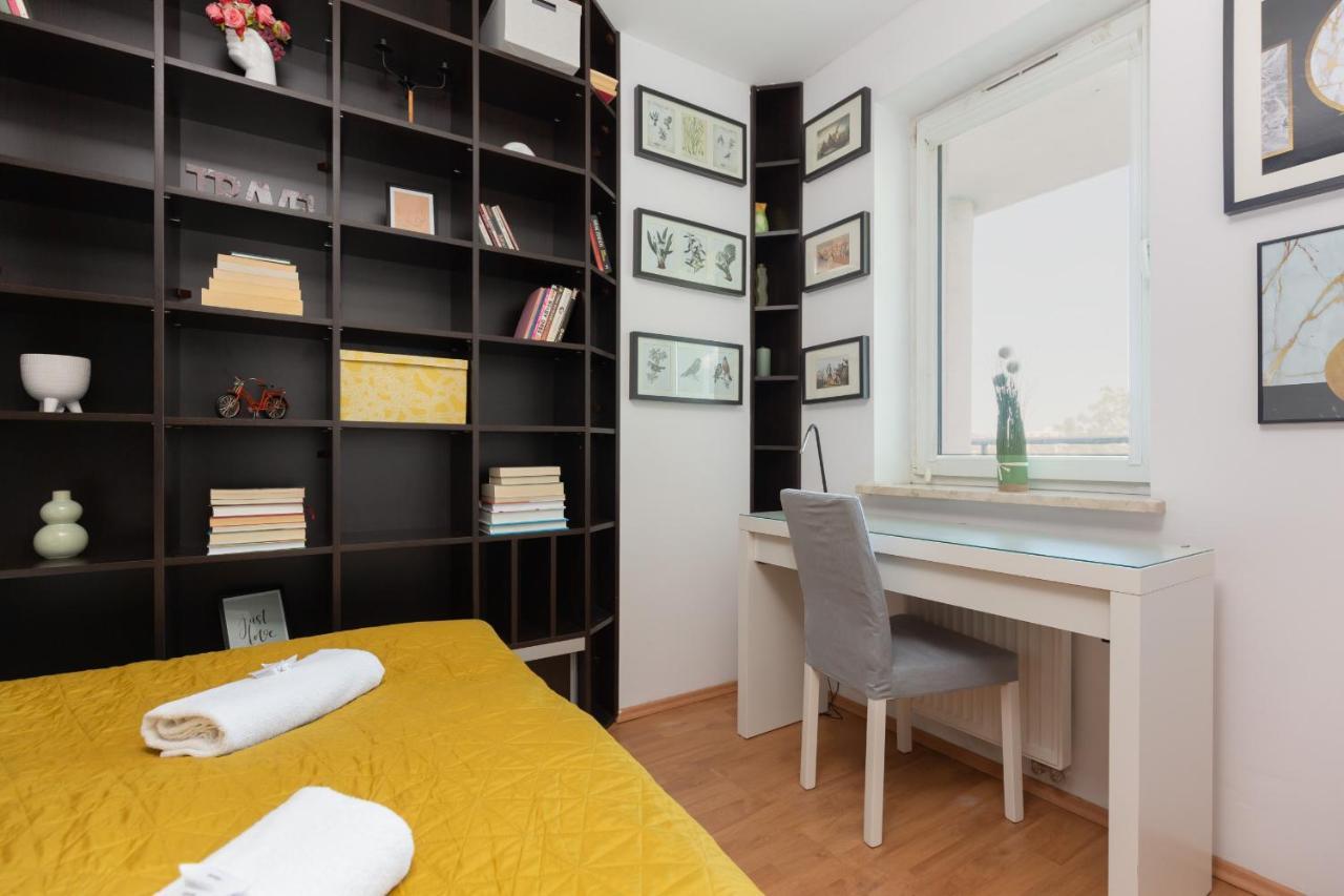 Cozy Apartment With Balcony Warszawa By Noclegi Renters Exteriér fotografie