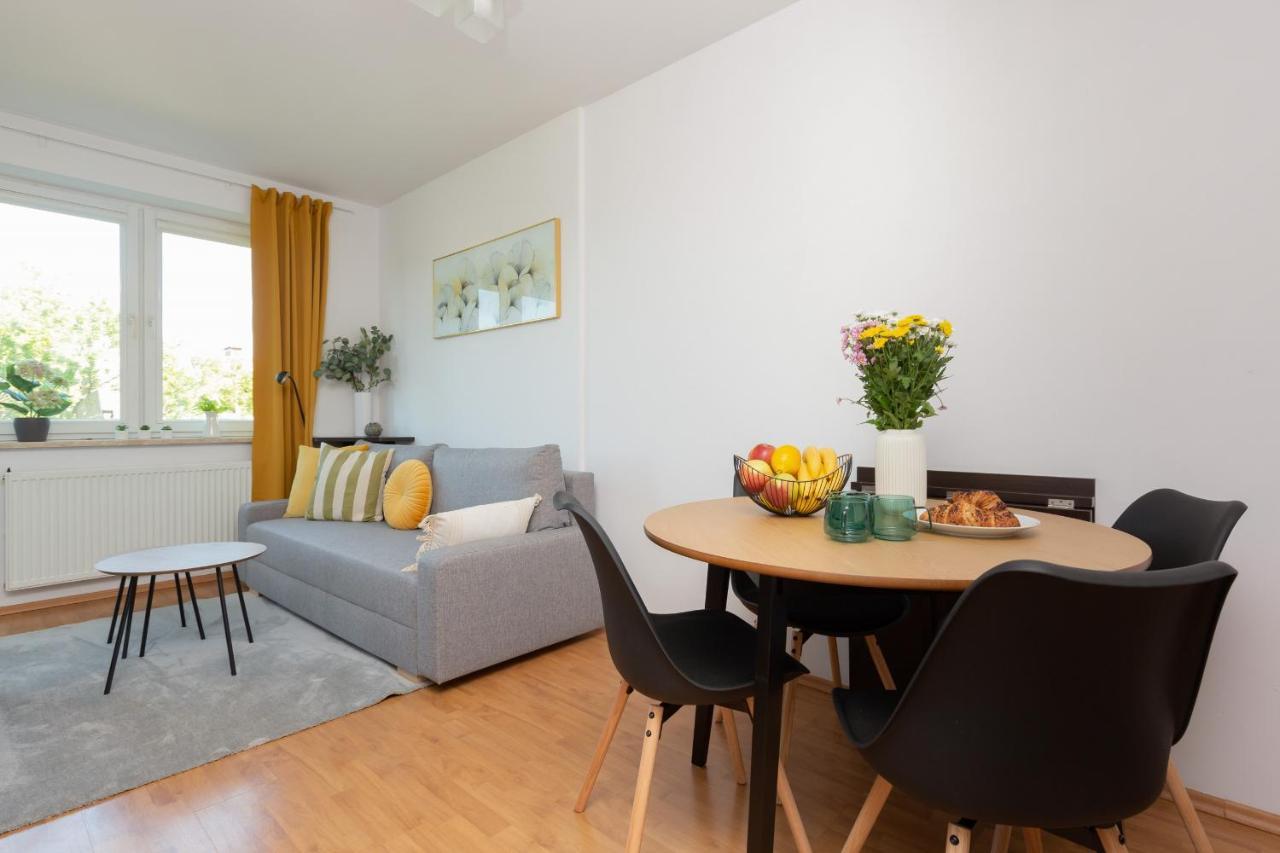 Cozy Apartment With Balcony Warszawa By Noclegi Renters Exteriér fotografie