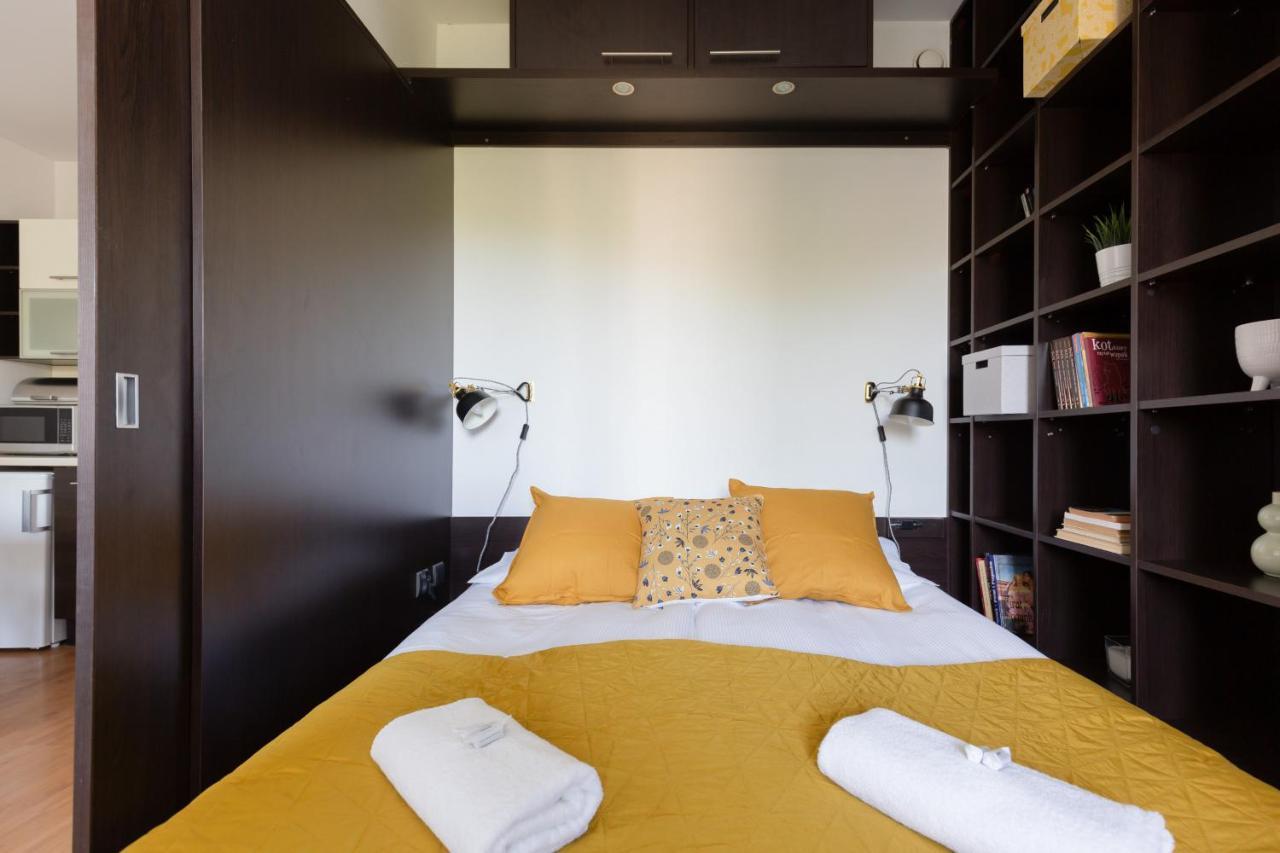 Cozy Apartment With Balcony Warszawa By Noclegi Renters Exteriér fotografie