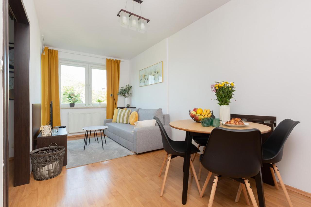 Cozy Apartment With Balcony Warszawa By Noclegi Renters Exteriér fotografie