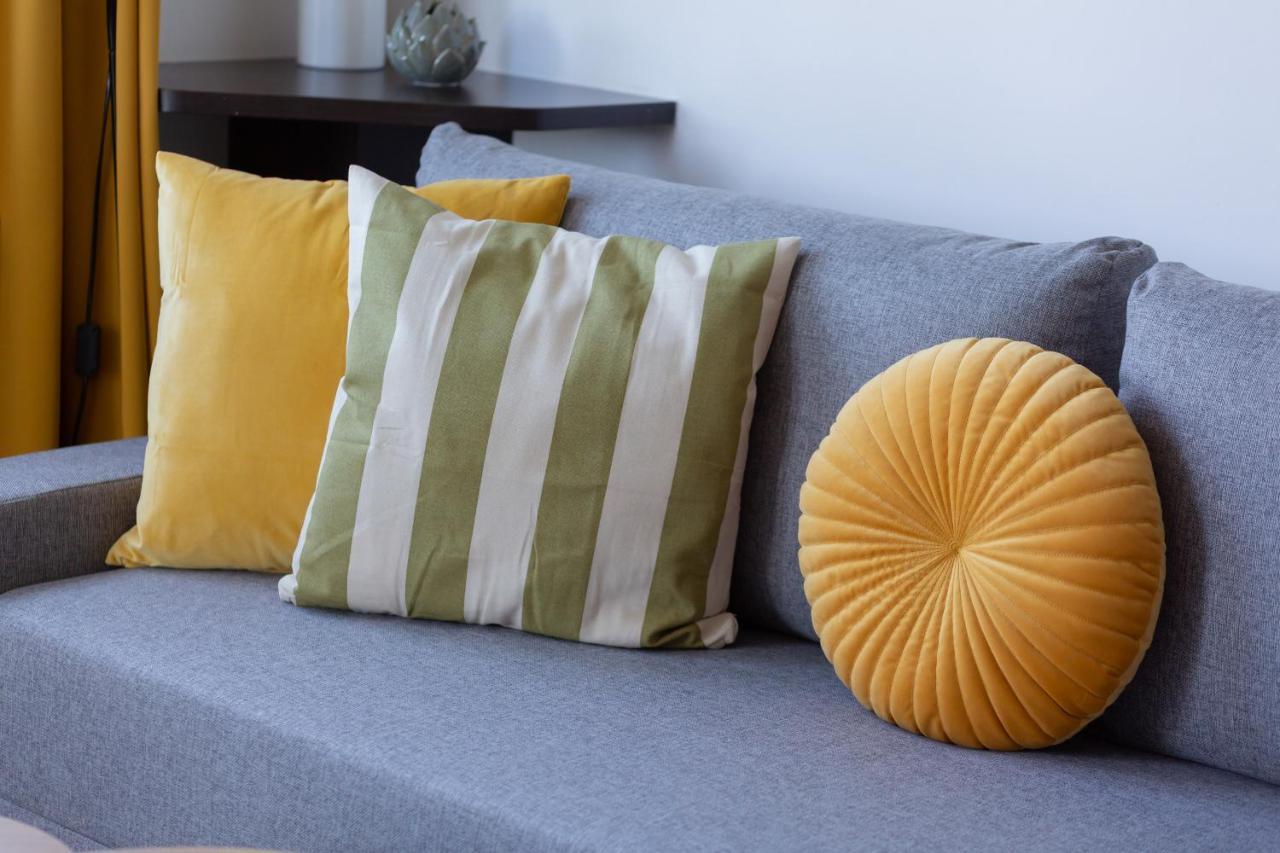 Cozy Apartment With Balcony Warszawa By Noclegi Renters Exteriér fotografie