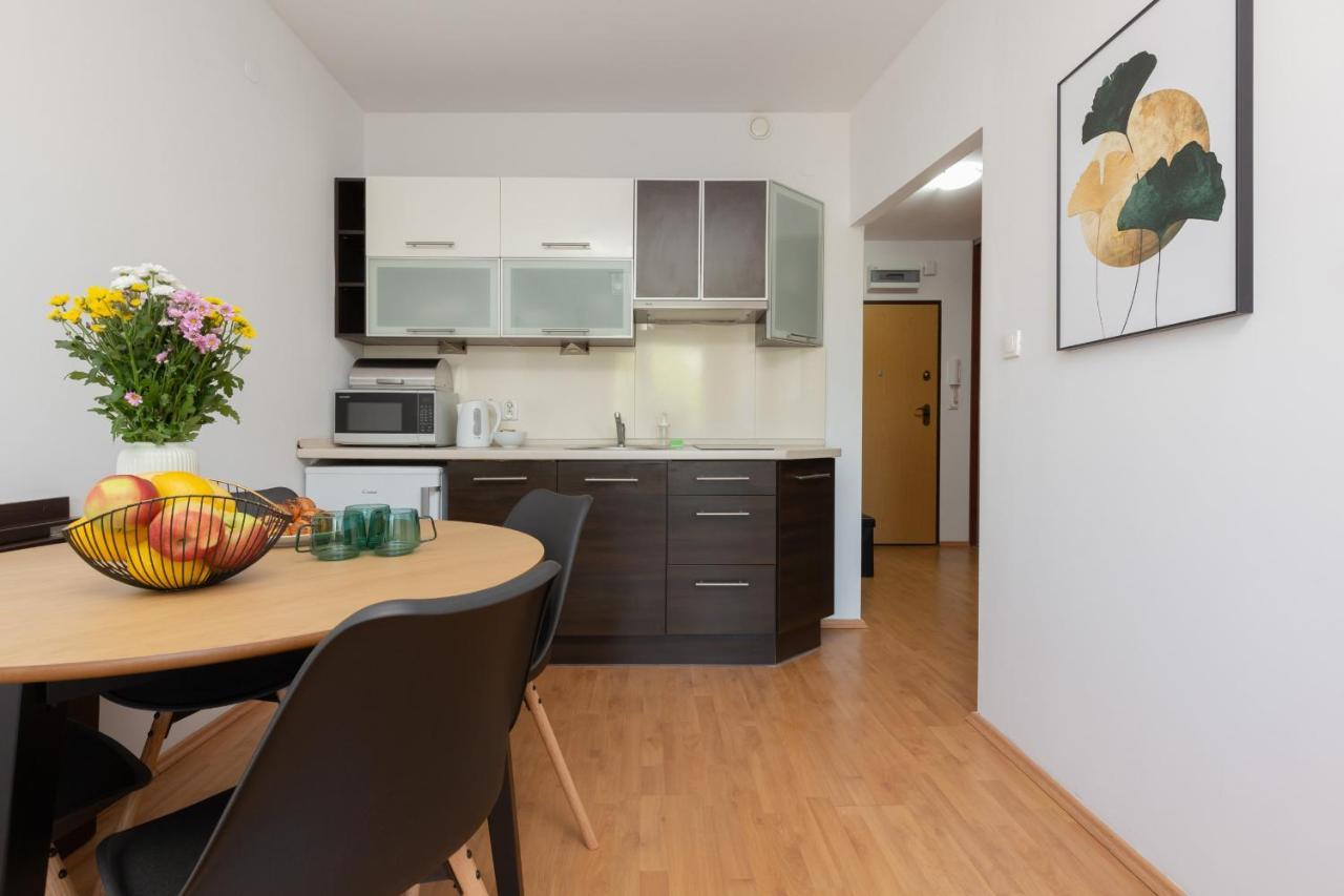 Cozy Apartment With Balcony Warszawa By Noclegi Renters Exteriér fotografie